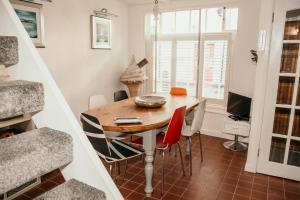 23 Maiden Street, a Weymouth Townhouse