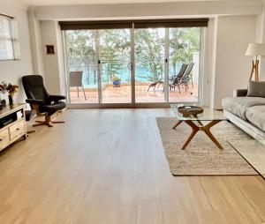Denhams Beach side holiday apartment
