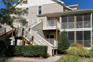 Sea Colony --- 56065 Pinewood Drive - Milton