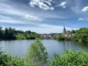 Ferienwohnungen Eifelstuben mit Charme - am See, nahe Burg