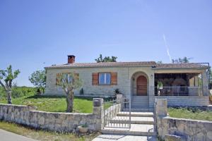 Maslina in Popovići (Haus für 5-7 Personen)