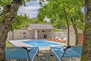 Maslina in Popovići (Haus für 5-7 Personen)