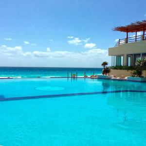Cancun Plaza Condo Mexico