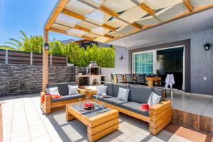 Villa Omega by Villa Plus