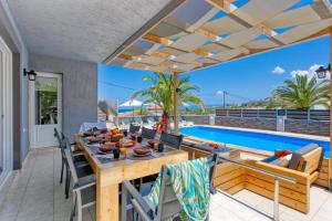 Villa Omega by Villa Plus