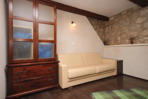 Apartments by the sea Merag, Cres - 7877