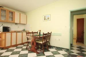 Apartments by the sea Kukljica, Ugljan - 8400