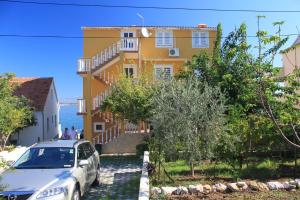 Apartment Preko 8384c