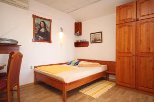 Studio with Terrace and Sea View room in Apartments with a parking space Preko Ugljan - 8224