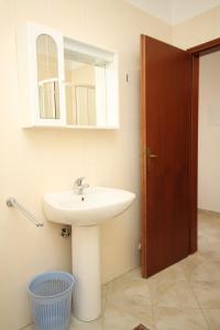 Apartments with parking space Moscenicka Draga, Opatija - 2327