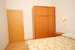 Apartments and rooms with parking space Bozava, Dugi otok - 8100