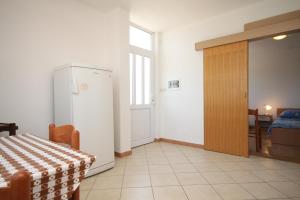 Apartments with a parking space Zman, Dugi otok - 8133