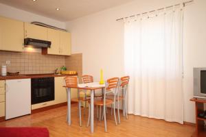 Apartments by the sea Preko, Ugljan - 8384