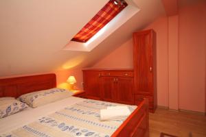 Apartments with a parking space Preko, Ugljan - 8428