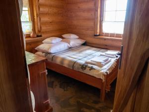 Wooden holiday home in Lipowa with bubble bath