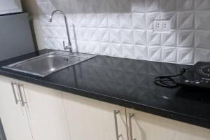 Studio U Across SM Cebu with kitchen! sunvida 2407