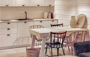 2 Bedroom Awesome Home In Mielno