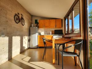 House & Yard Sesil M 110m to beach Kaprovani