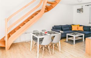 Cozy Apartment In Pobierowo With Wifi