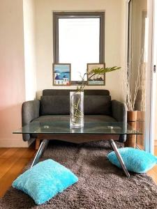 Acqua Private Residence Livingstone Tower Condo Unit with Free Wifi