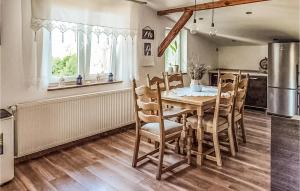 Gorgeous Apartment In Bedzino With Wifi