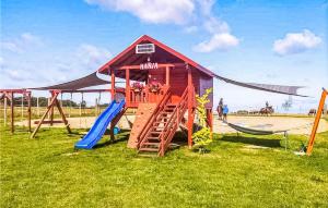 Gorgeous Apartment In Bedzino With Wifi