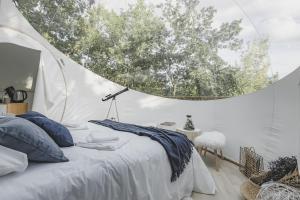 Tentes de luxe O Clair de Bulles Celeste : photos des chambres