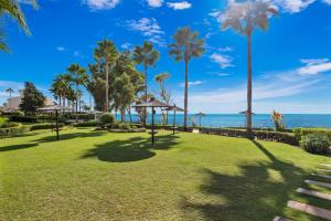 Beachfront Bahia La Plata by Costarentals- Ref M13