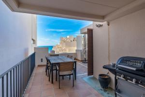 Beachfront Bahia La Plata by Costarentals- Ref M13