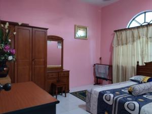 Homestay YatiMizi (Bungalow Station 18, Ipoh)