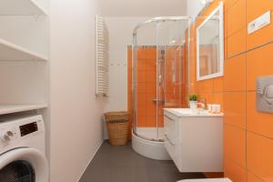 Warsaw Bobrowiecka Apartment by Noclegi Renters