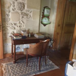 B&B / Chambres d'hotes Les Logis de Lestiac : Chambre Familiale - Vue sur Jardin