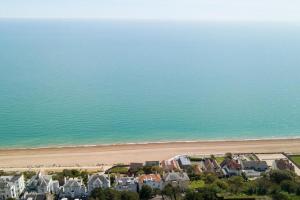 LUXURY BEACH PROPERTY- Neptunes Nest