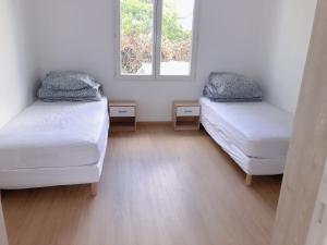 petite maison avec jardin dans banlieue de Paris