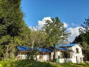 Attic Monkey Hostel - Old Manali - Kyelang