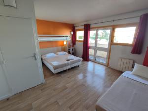 Hotels Premiere Classe Annecy Cran-Gevrier : photos des chambres