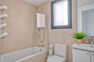 Luxurious apartment with Pool and Gym El Higueron by Costarentals - Ref 149
