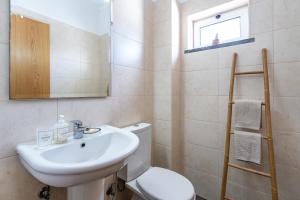 DOM CARLOS - Apartamento para 6 com AC e vista fabulosa sobre o rio Arade