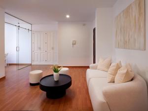 INMálaga Plaza Las Flores With Terrace 2