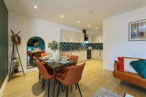 Lilyturf - 2 Bedroom Luxury Apartment by Mint Stays