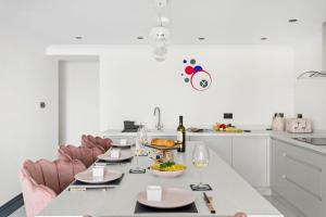 7 Bayview, Vernon Court