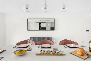 7 Bayview, Vernon Court