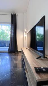 Key Biscayne Elegant 77sqm apt in Paleo Faliro