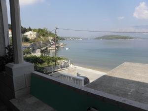 Apartment in Lumbarda with sea views, terrace, air conditioning, WiFi 869-1 869-3