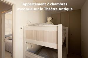 Appartements Holiday in Arles -Appartement du Theatre Antique : photos des chambres