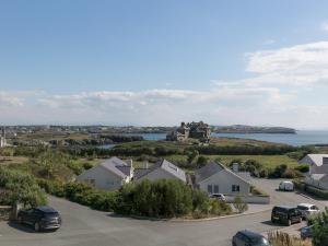 Spectacular Sea View Apartment with free Parking - Pass the Keys