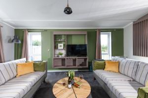 Daisy Lodge, 6 Roadford Lake Lodges