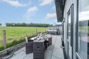 Daisy Lodge, 6 Roadford Lake Lodges