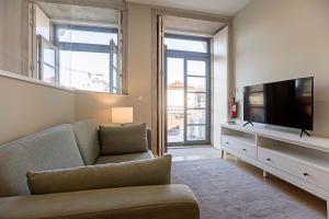 31 Janeiro 157 - Charming 1BR Flat w AC & Balcony by LovelyStay