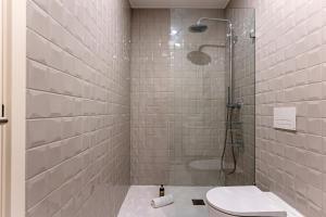 31 Janeiro 157 - Charming 1BR Flat w AC & Balcony by LovelyStay